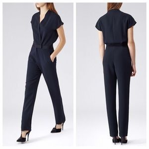 Reiss Augusta v neck Jumpsuit in navy. Size 4. Tailored.